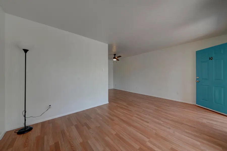 1025 Valencia Drive Se #APT 10, Albuquerque, NM 87108 - Image #2