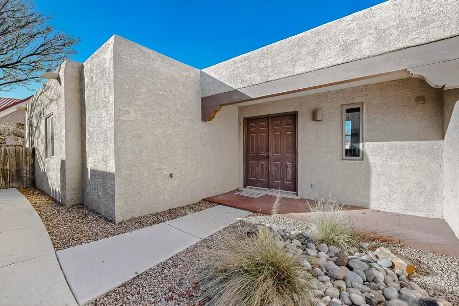 304 La Chamisal Lane Nw, Los Ranchos De Albuquerque, NM 87107 - Image #2