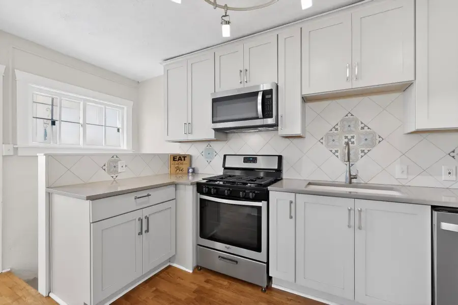 305 Amherst Drive Ne, Albuquerque, NM 87106 - Image #2