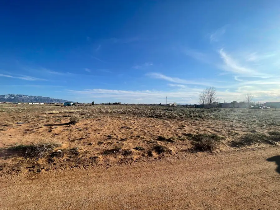 58 High Deal Dr, Los Lunas, NM 87031 - Image #2