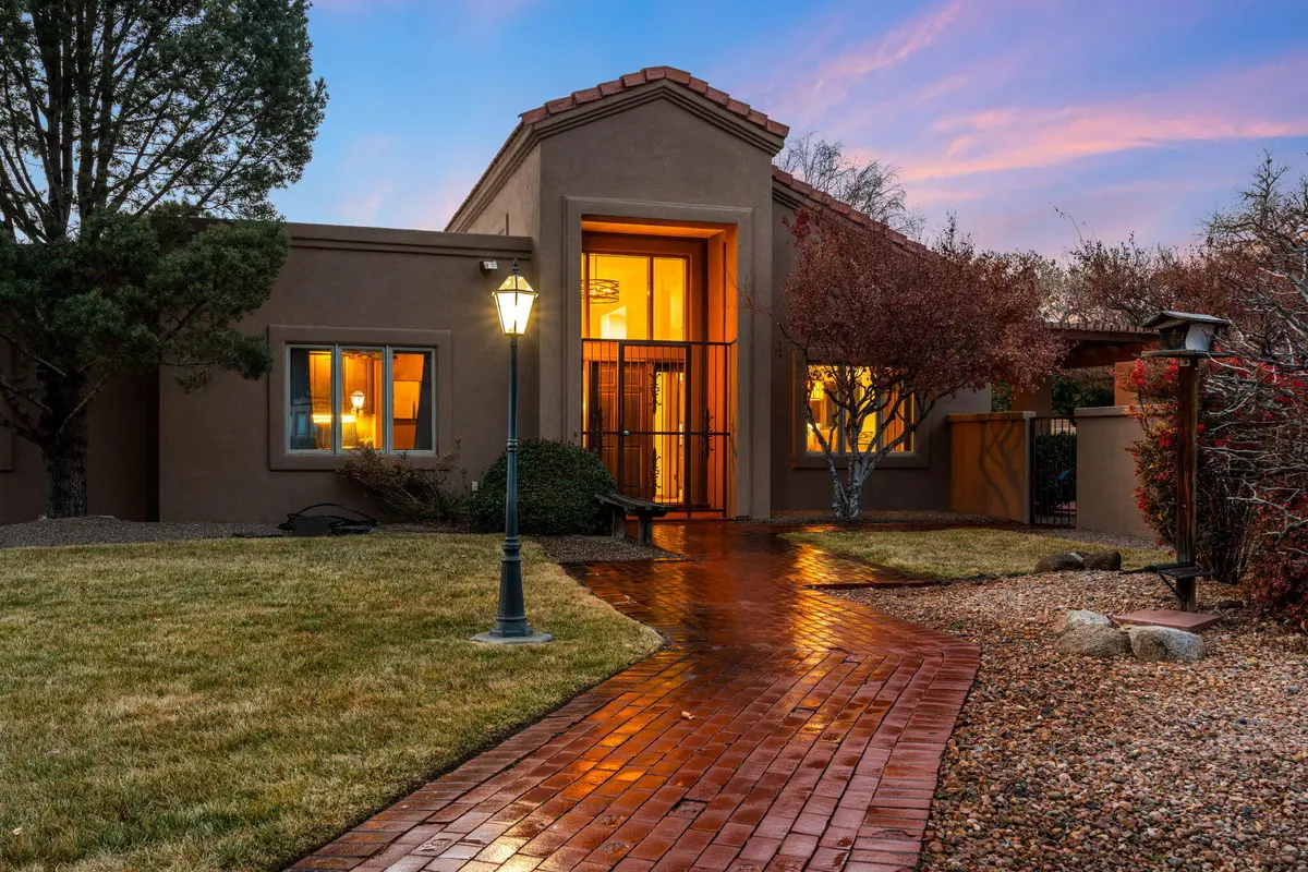 5801 Padre Roberto Road Nw, Los Ranchos De Albuquerque, NM 87107 - Image #1