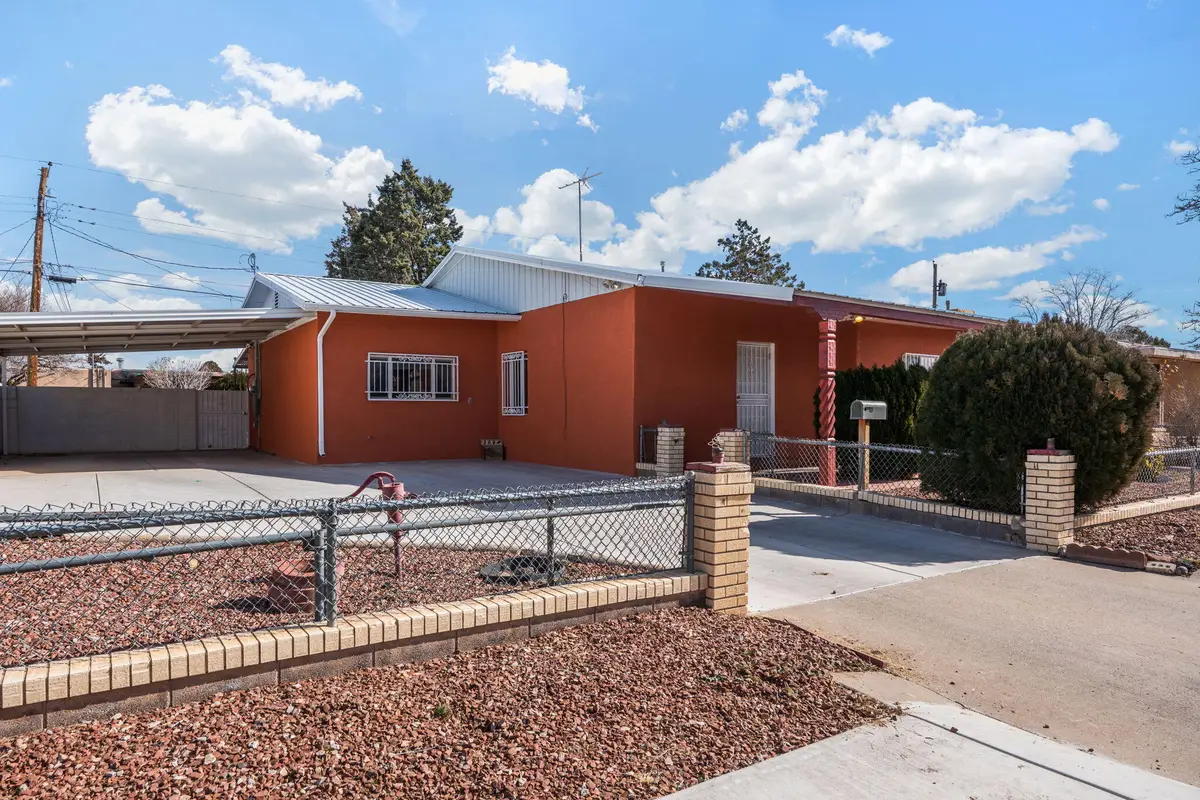 368 61st Street Nw, Albuquerque, NM 87105 - Image #1