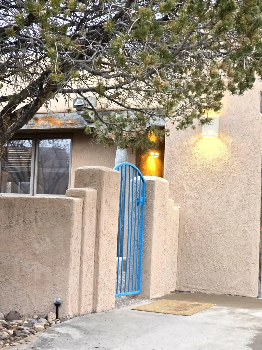 2738 Tramway Circle Ne, Albuquerque, NM 87122 - Image #2