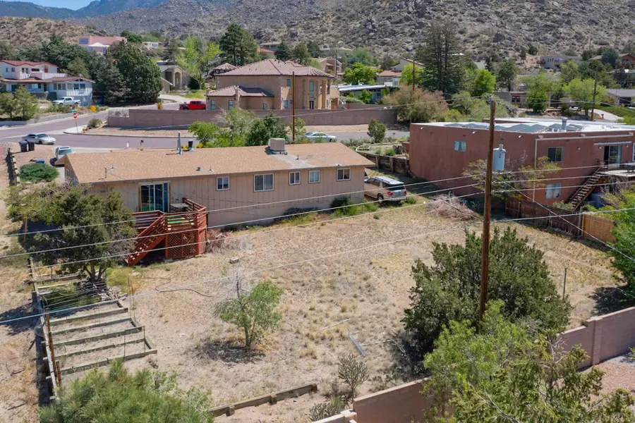 14304 Oakwood Place Ne, Albuquerque, NM 87123 - Image #2