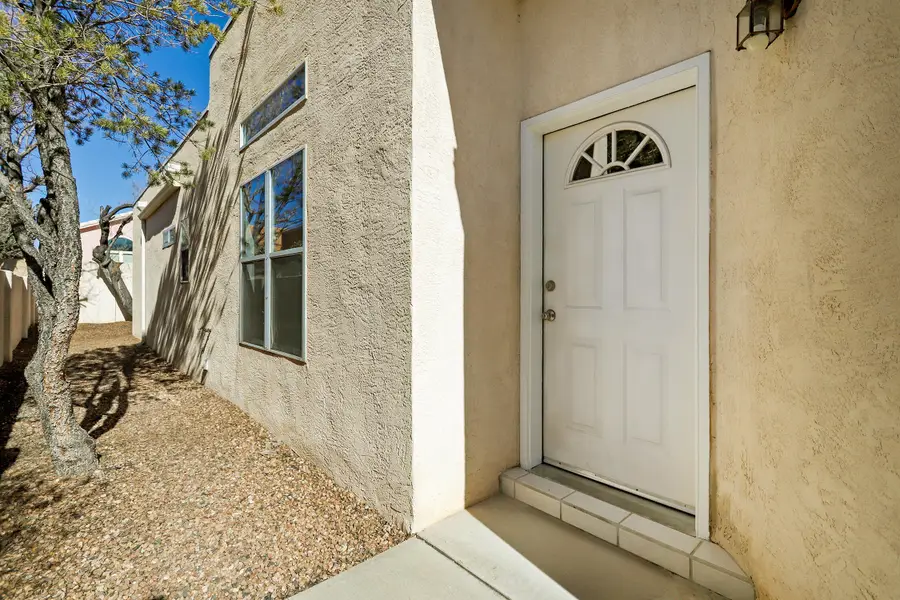 7243 Gallinas Avenue Ne, Albuquerque, NM 87109 - Image #2