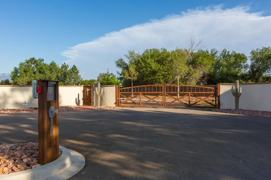 420 Pueblito Road, Corrales, NM 87048 - #2