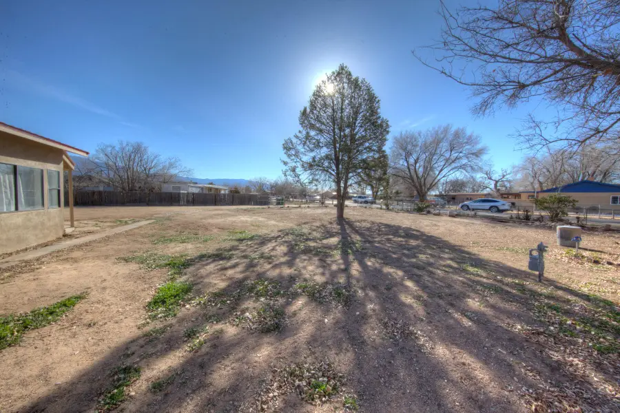 327 Homesite Lane Nw, Albuquerque, NM 87114 - Image #2