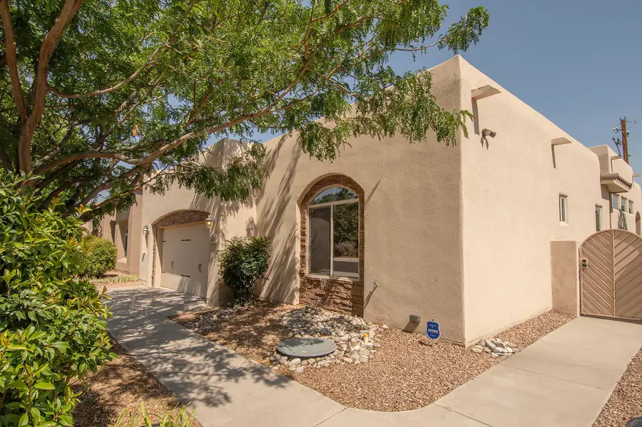 1301 Valle Lane Nw, Albuquerque, NM 87107 - #3
