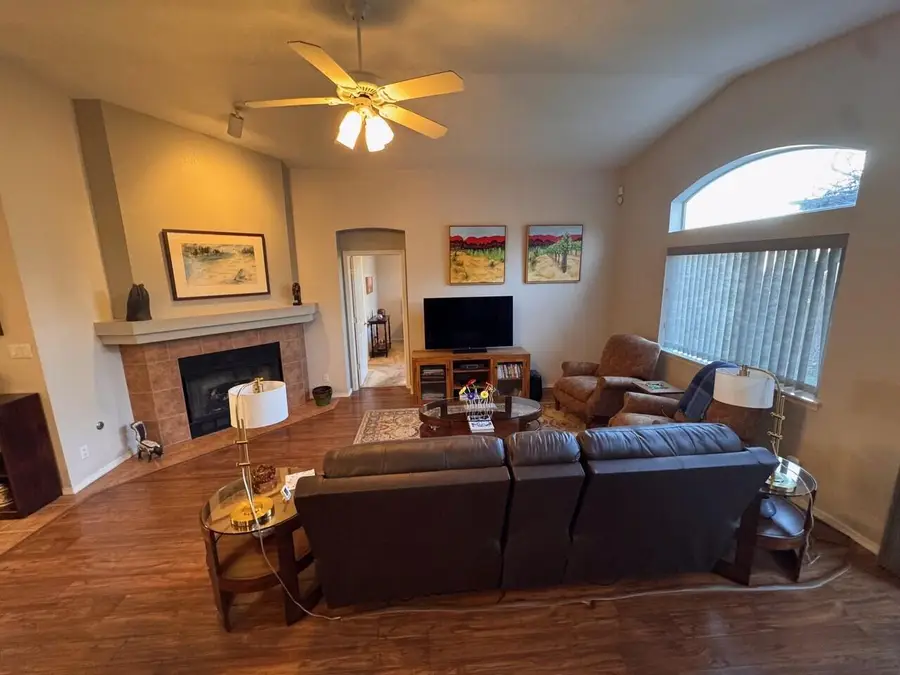 7201 Quail Springs Place Ne, Albuquerque, NM 87113 - Image #2