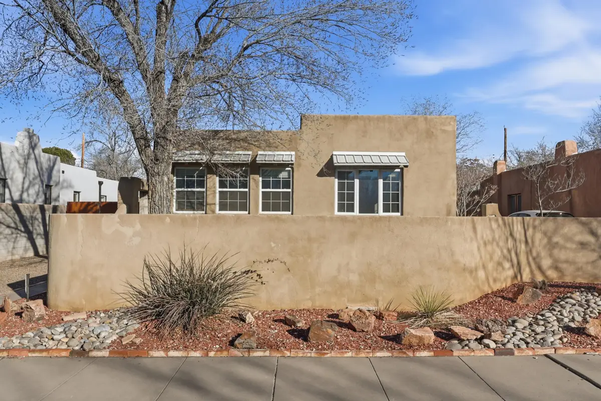 214 Richmond Drive Se, Albuquerque, NM 87106 - Image #1