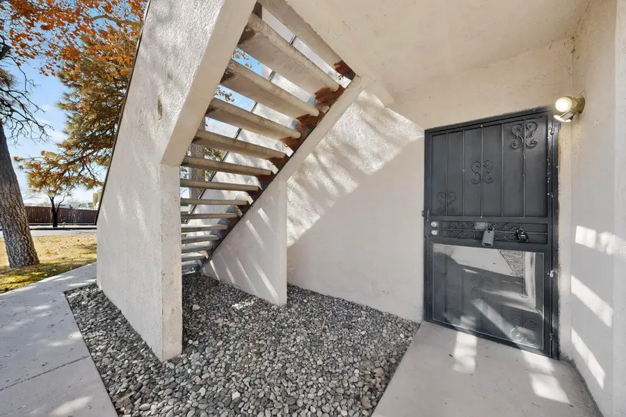 5901 Mckinney Drive Ne, Albuquerque, NM 87109 - Image #3