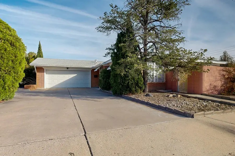 700 Manzano Street Ne, Albuquerque, NM 87110 - Image #2