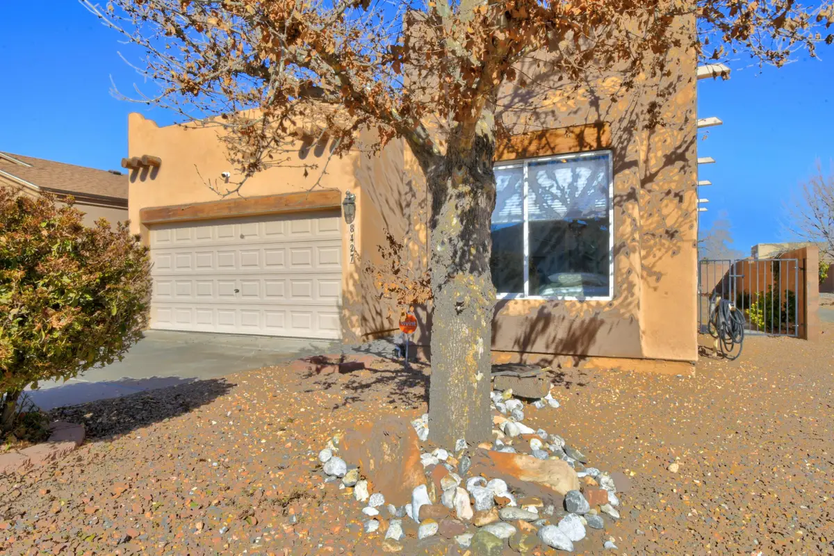 8427 Llano Vista Avenue Sw, Albuquerque, NM 87121 - Image #1