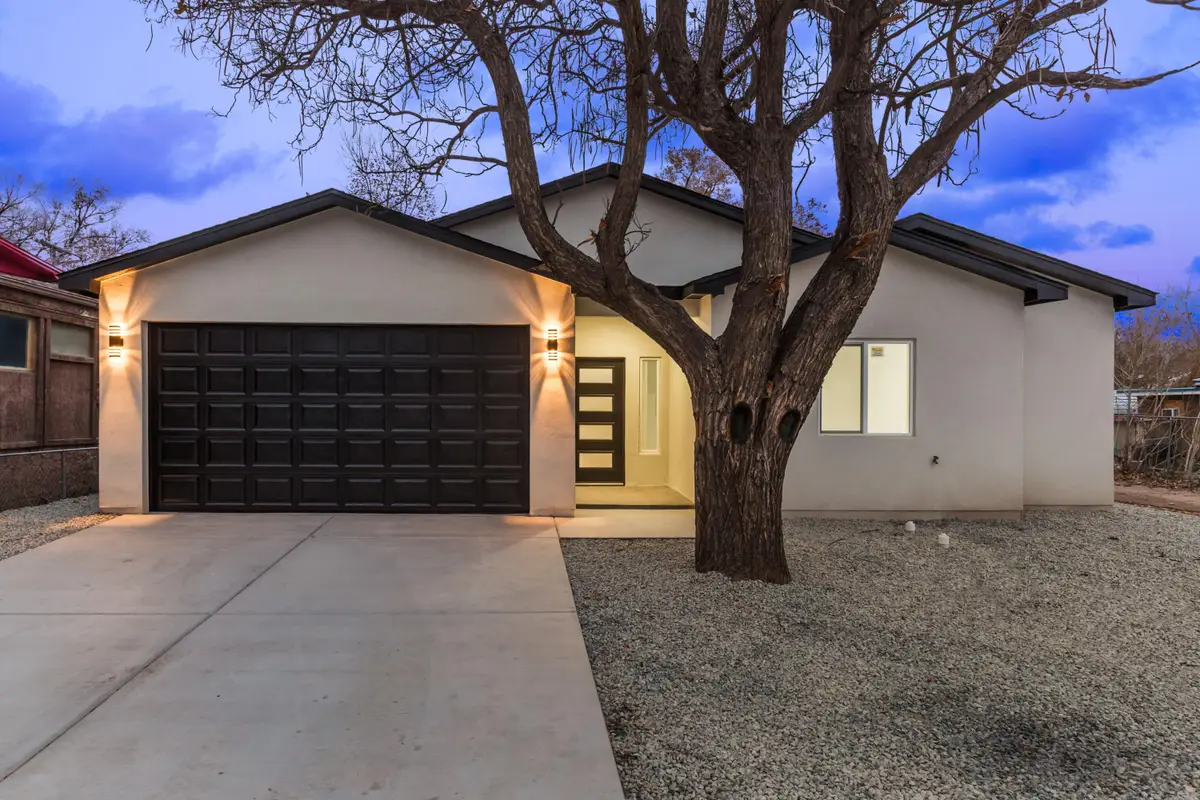 380 Deluvina Place Sw, Albuquerque, NM 87105 - Image #1