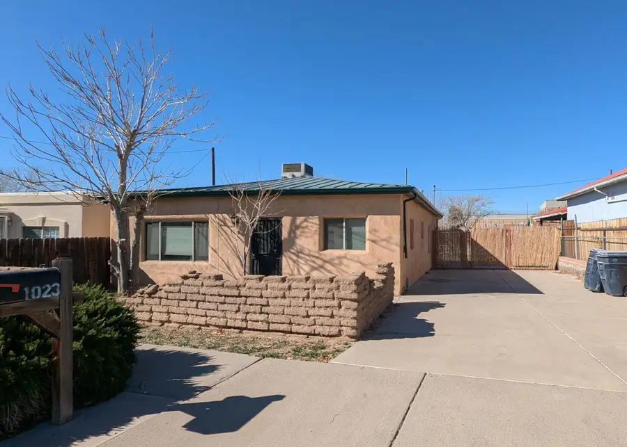 1023 Arno Street Ne, Albuquerque, NM 87102 - Image #2