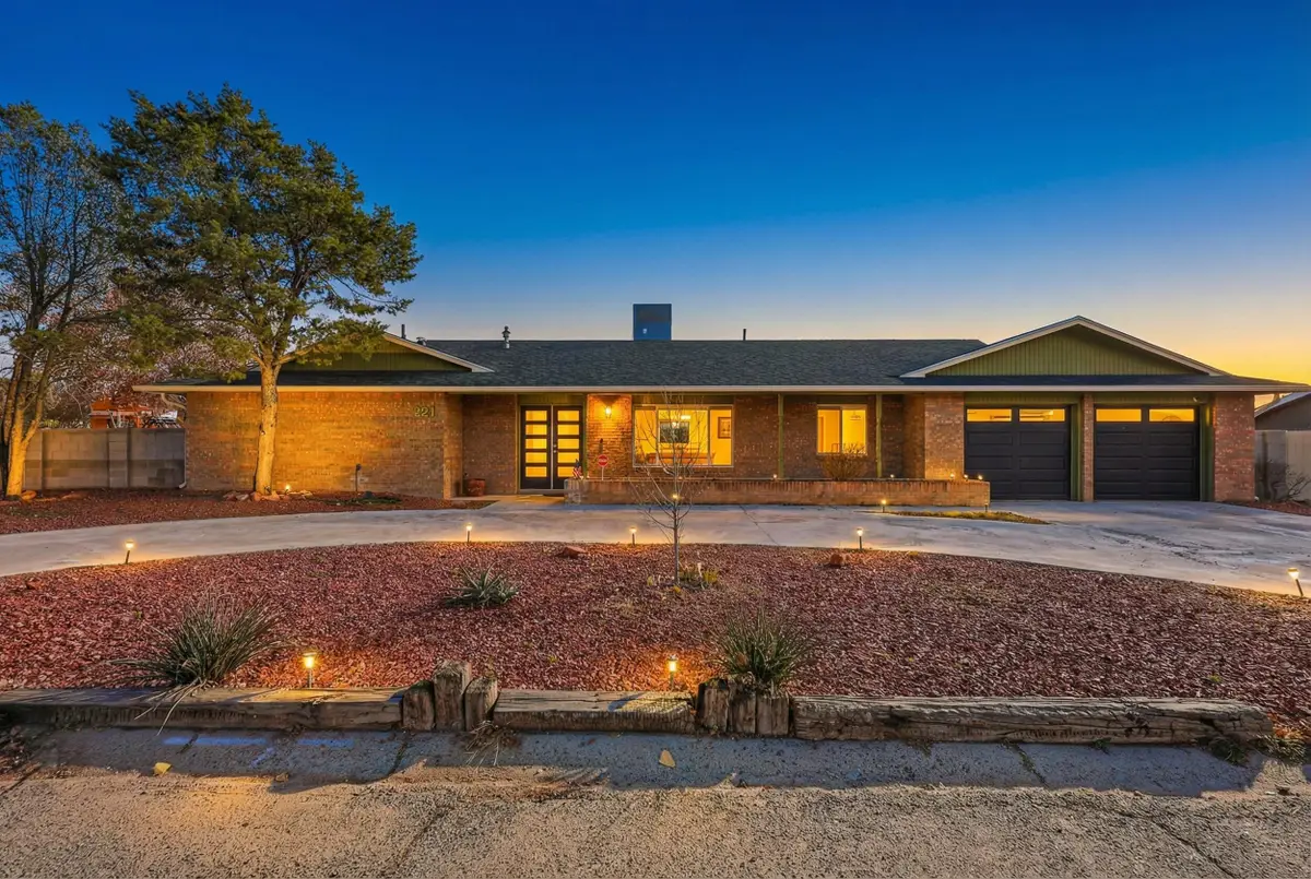 321 Hillandale Avenue, Rio Communities, NM 87002 - #1