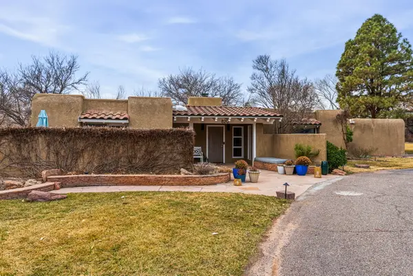 820 Salamanca Street Nw, Los Ranchos, NM 87107