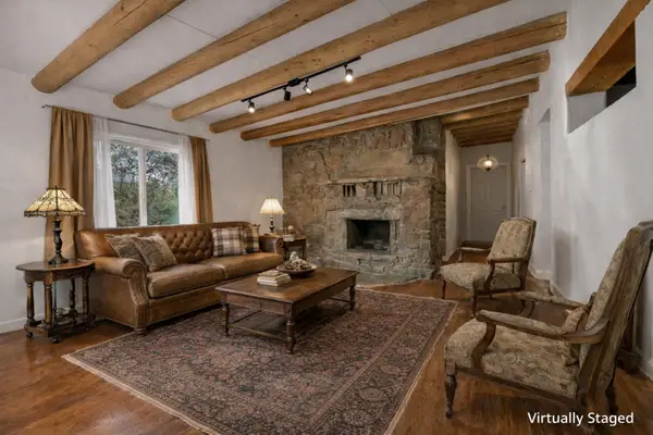 436 Apodaca Hill Street, Santa Fe, NM 87501