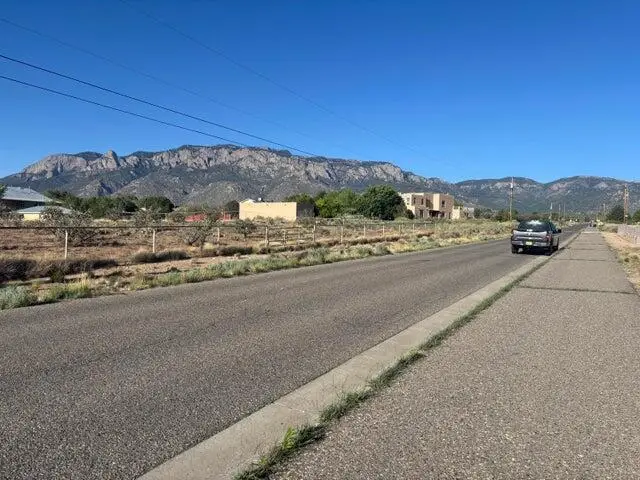 Del Rey Avenue Ne, Albuquerque, NM 87122 - #1