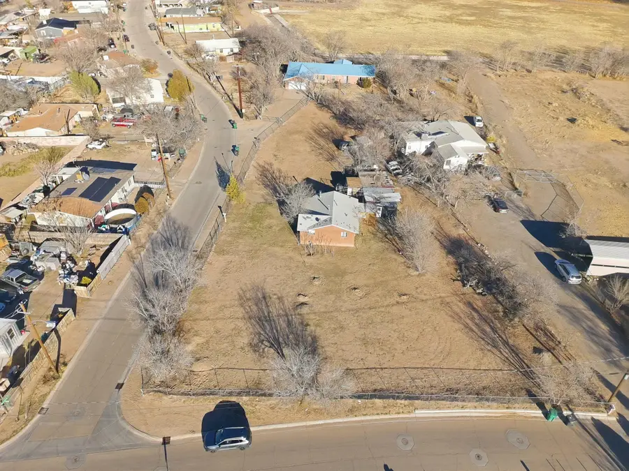 2224 Perry Road Sw, Albuquerque, NM 87105 - #2