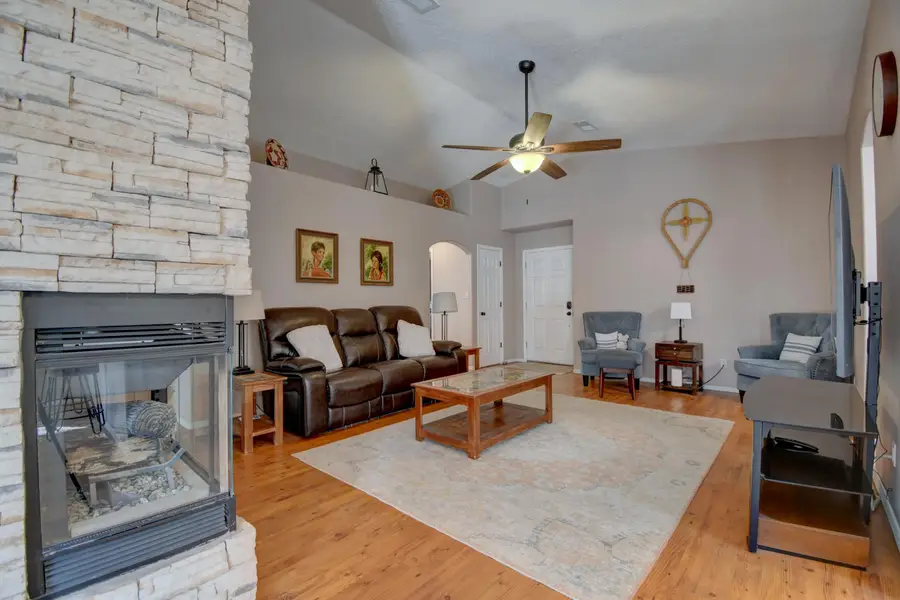 10231 Country Meadows Drive Nw, Albuquerque, NM 87114 - #3