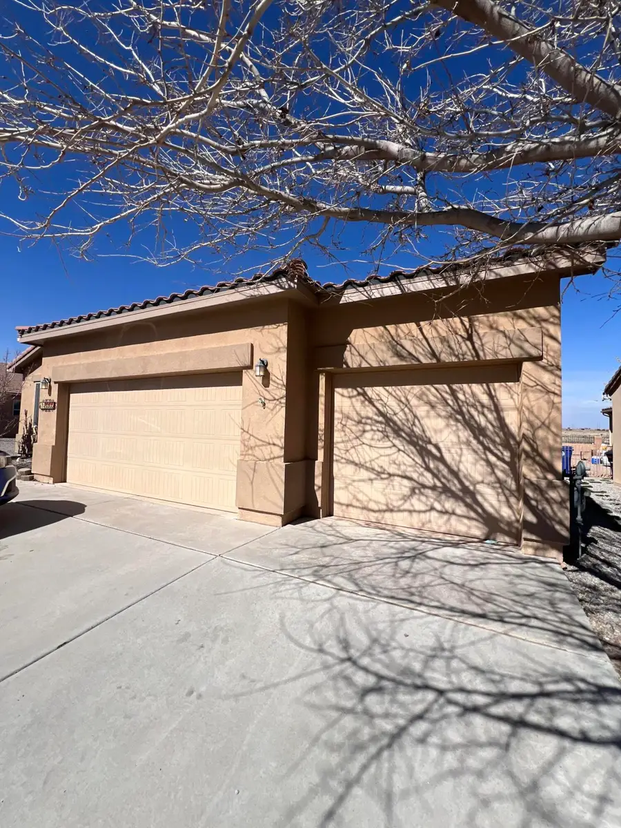 8305 Bouvardia Avenue Nw, Albuquerque, NM 87120 - #3