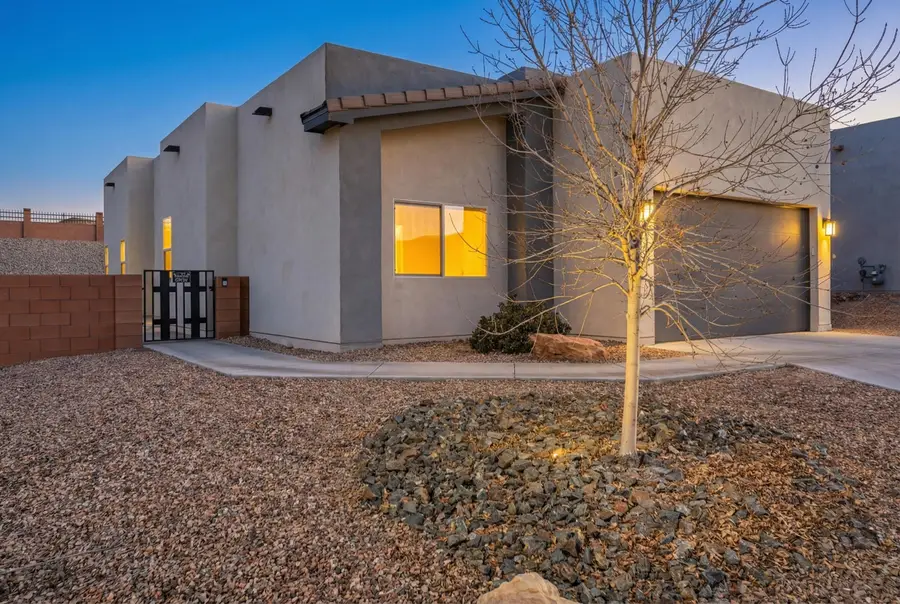 1761 Camino Cancun, Los Lunas, NM 87031 - #3