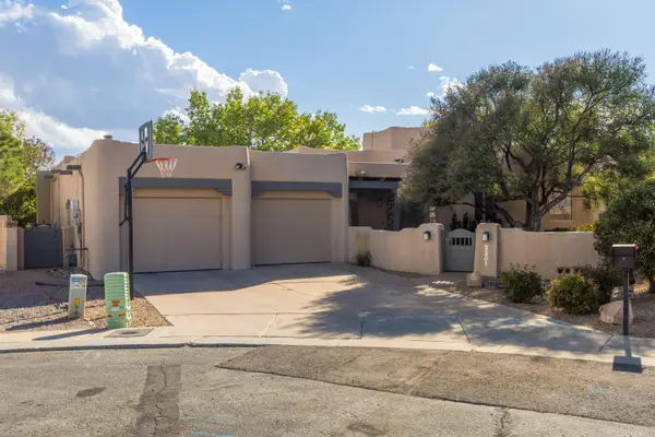 2201 Rozinante Court Nw, Albuquerque, NM 87104