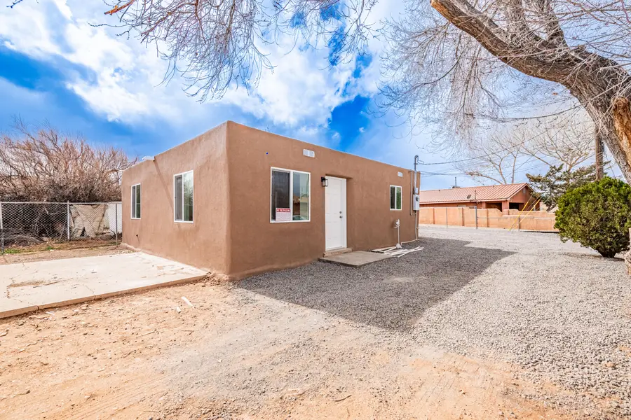 2706 Floral Road Nw, Albuquerque, NM 87104 - #2