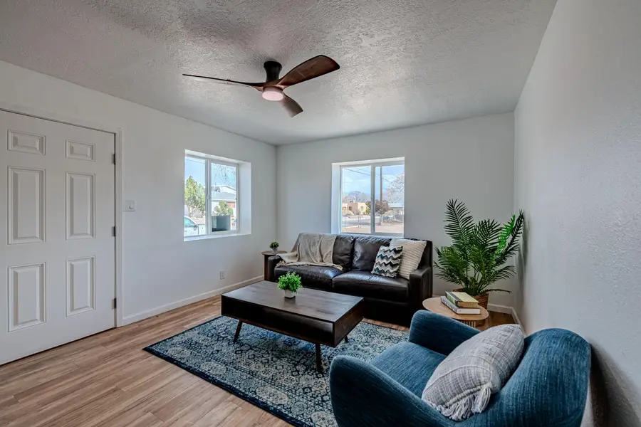 2706 Floral Road Nw, Albuquerque, NM 87104 - #3