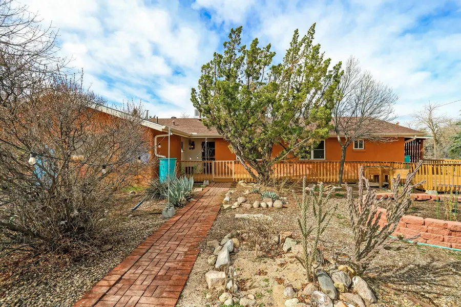 5933 Pauline Avenue Nw, Albuquerque, NM 87107 - #3