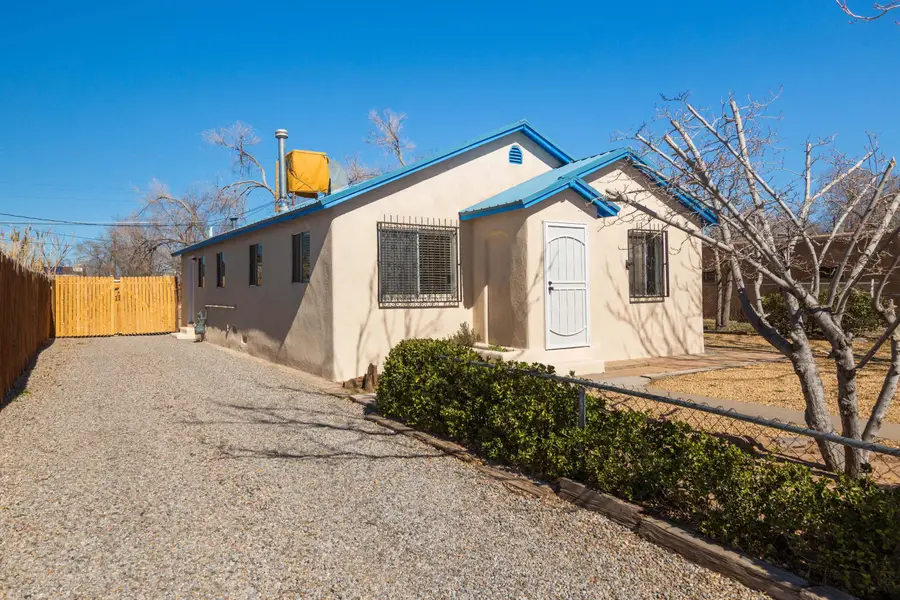 829 San Clemente Avenue Nw, Albuquerque, NM 87107 - #2