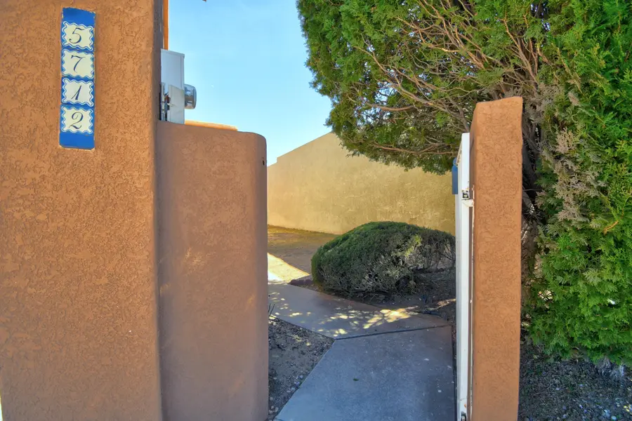 5712 Jessica Court Nw, Albuquerque, NM 87120 - #2