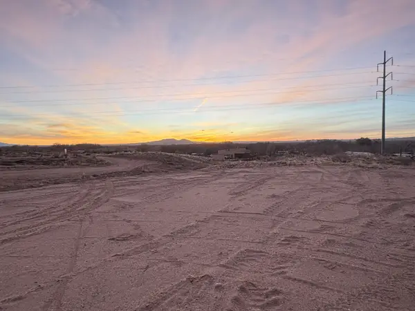 9 Loma Cordoniz Court, Peralta, NM 87042