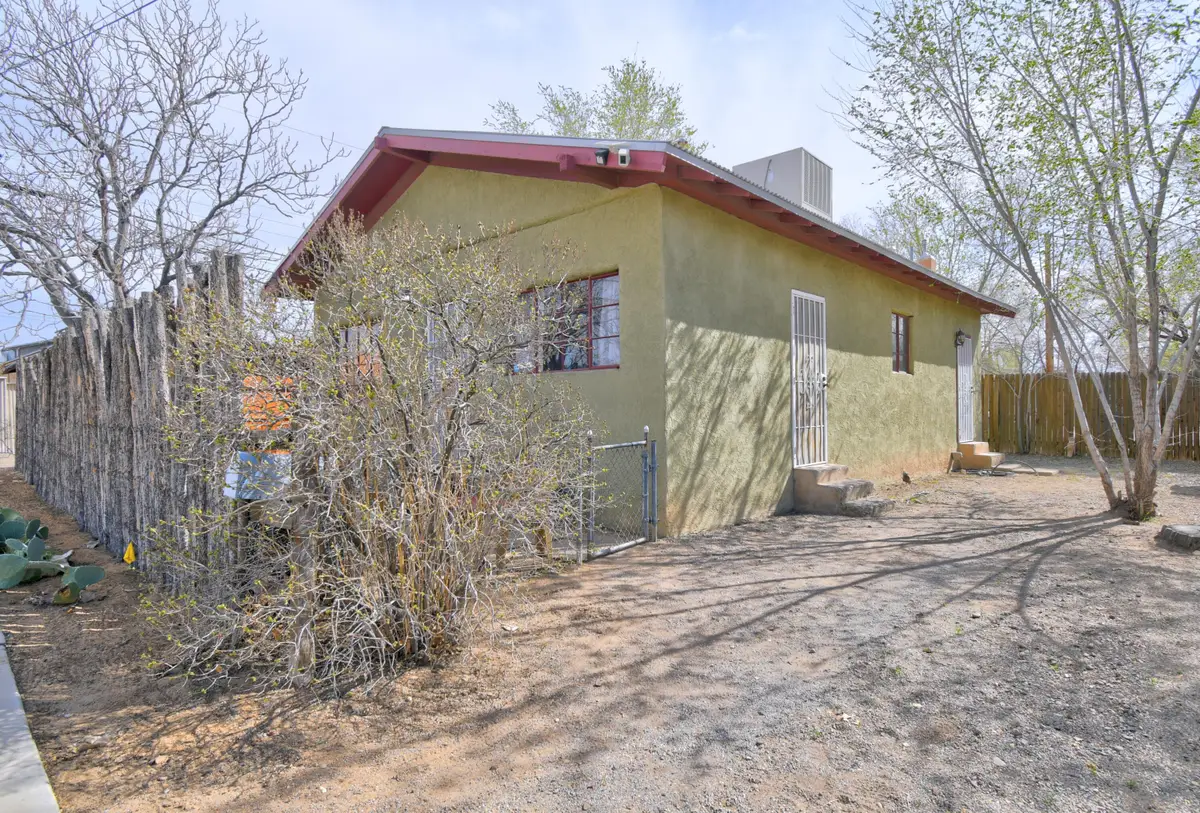 1208 Granite Avenue Nw, Albuquerque, NM 87102 - #1