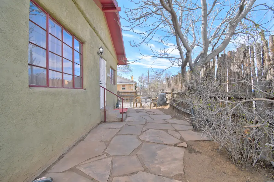 1208 Granite Avenue Nw, Albuquerque, NM 87102 - #2