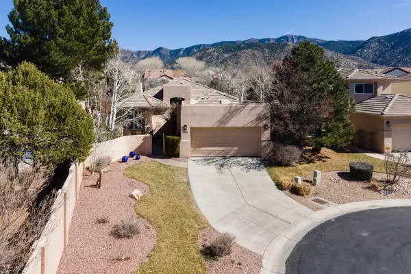 6136 Purple Aster Lane Ne, Albuquerque, NM 87111