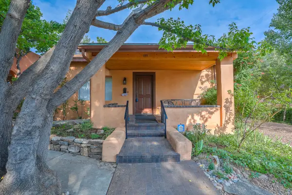 521 Webber Street, Santa Fe, NM 87505