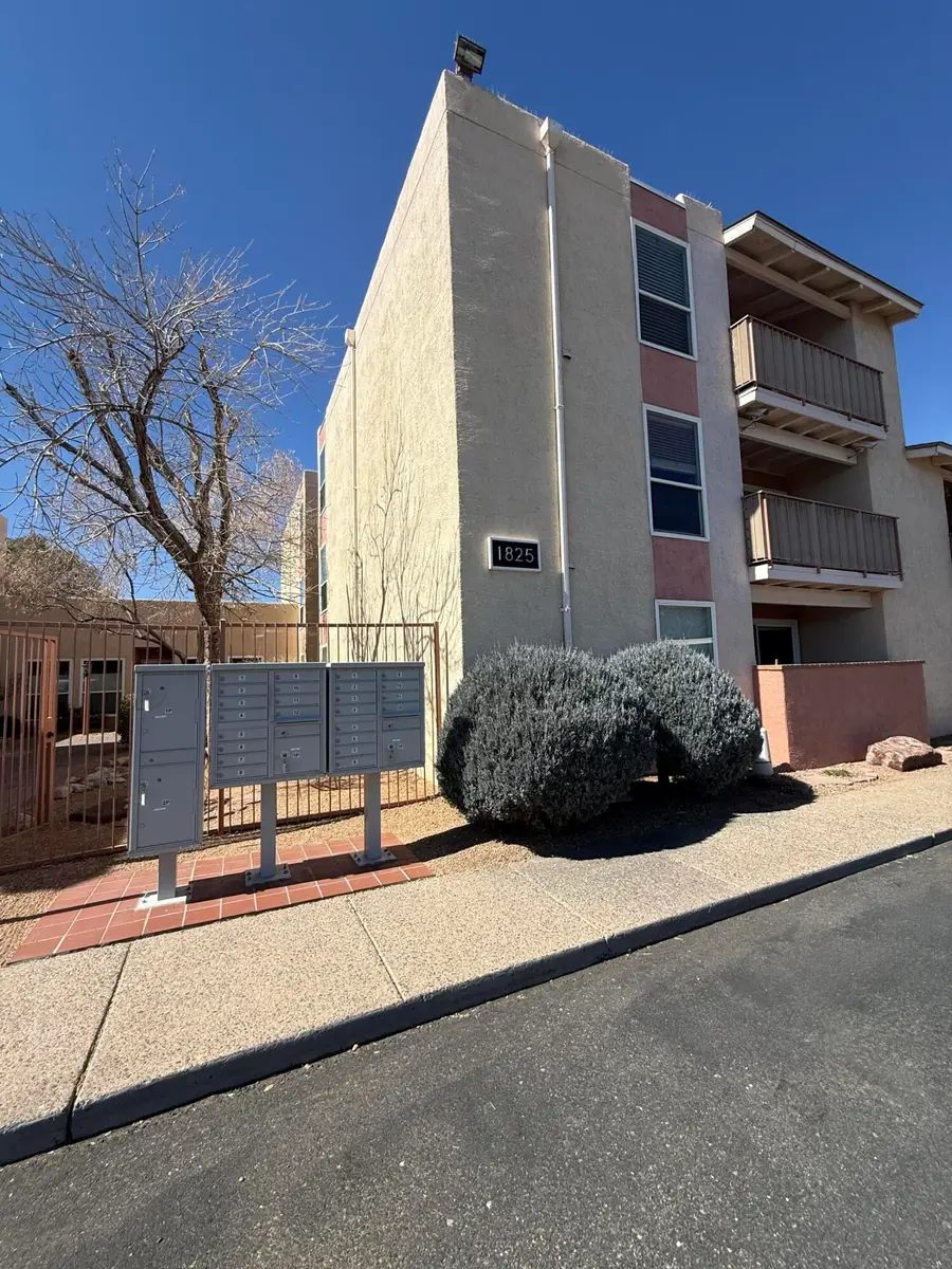 1825 Dartmouth Drive Ne #APT 205, Albuquerque, NM 87106 - #2