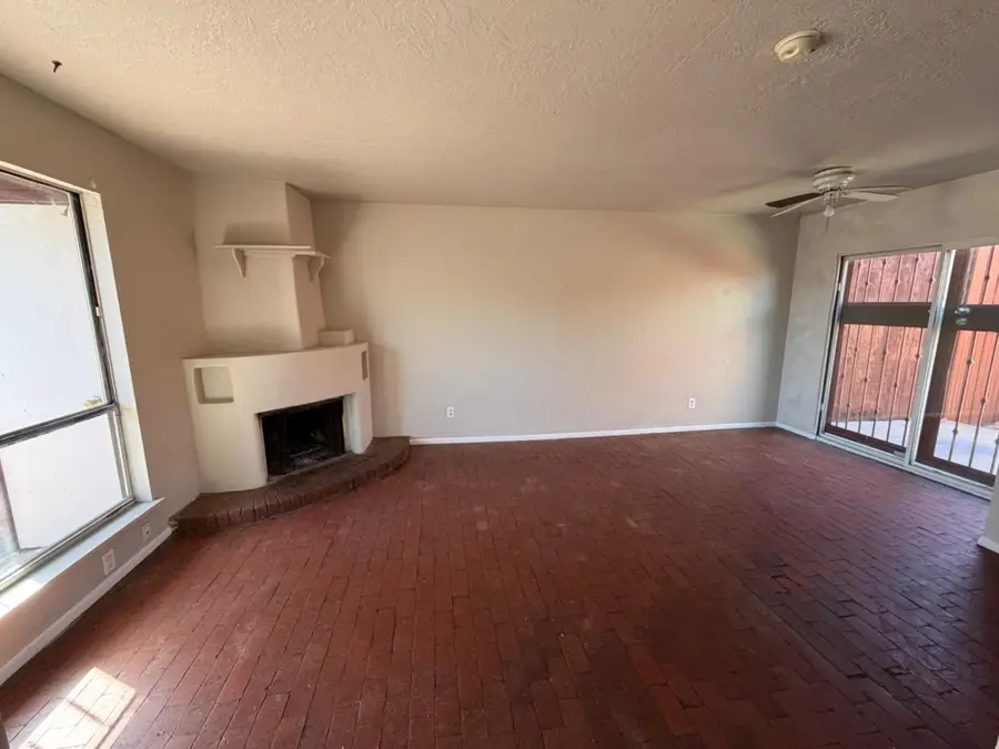 215 La Vida Nueva Del Oeste Sw, Albuquerque, NM 87105 - #2