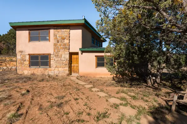61 Entrada De Cibola, Tijeras, NM 87059
