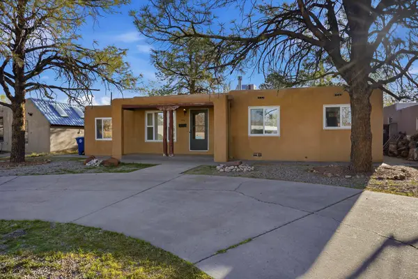 824 Monroe Street Ne, Albuquerque, NM 87110