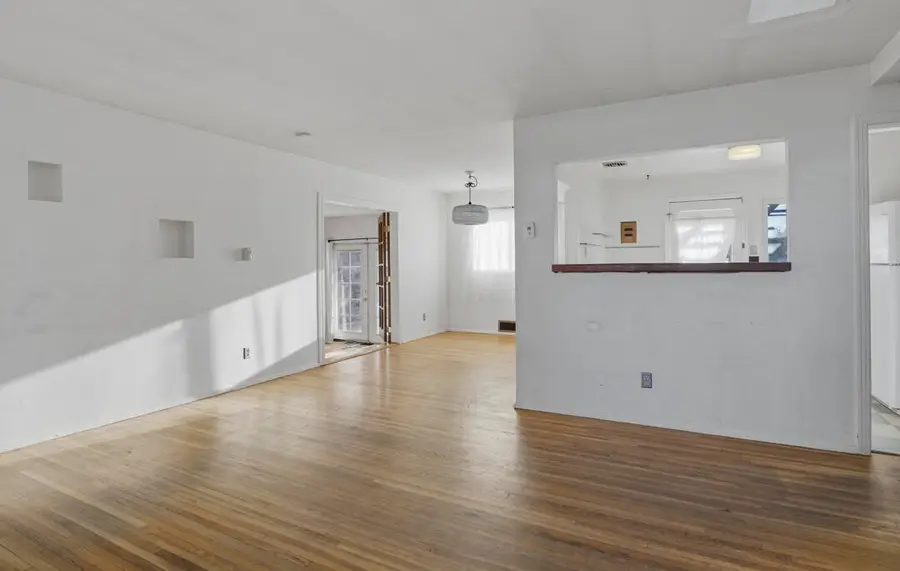 824 Monroe Street Ne, Albuquerque, NM 87110 - #3