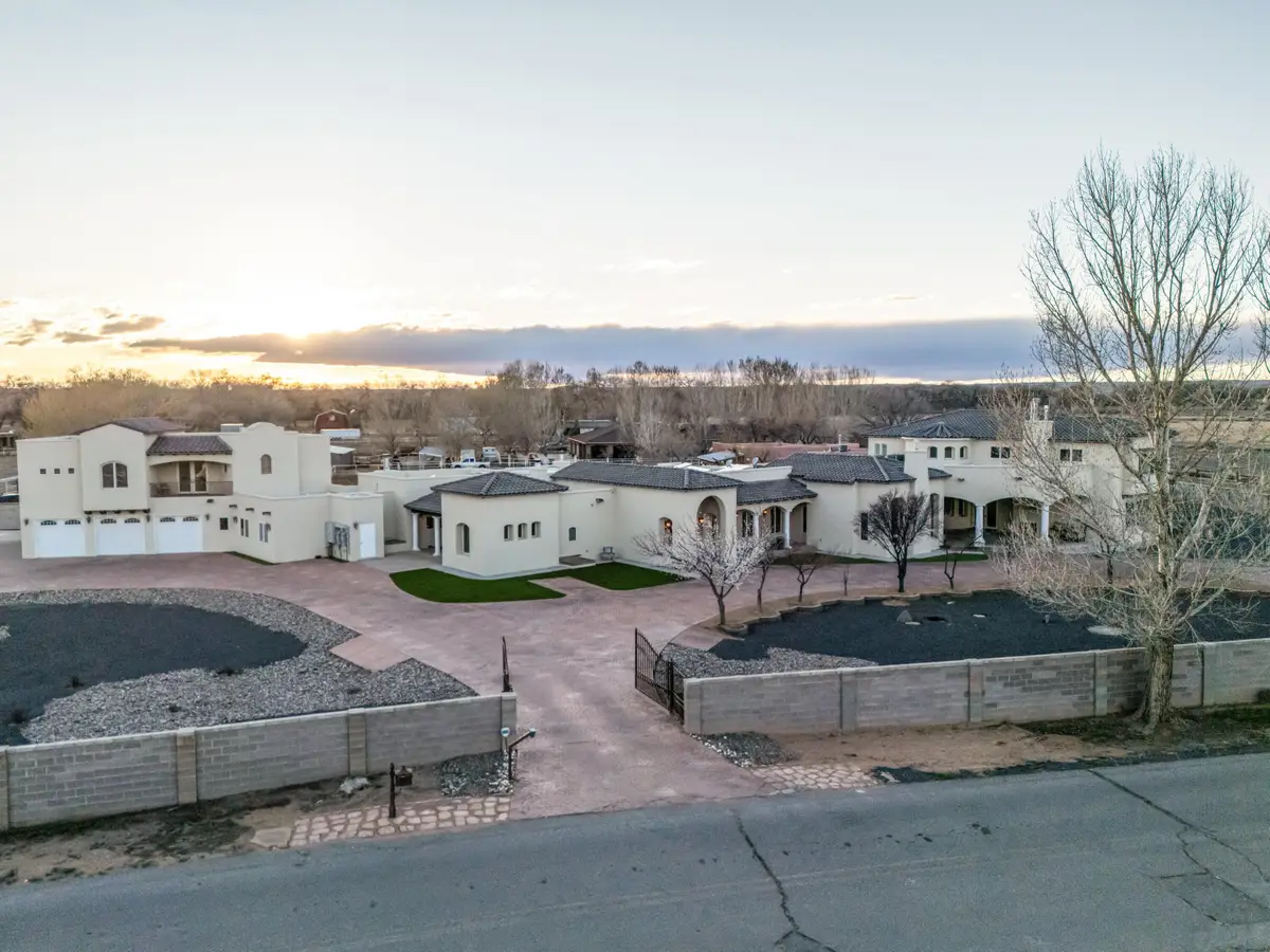 800 Salida Sandia Sw, Albuquerque, NM 87105 - #1