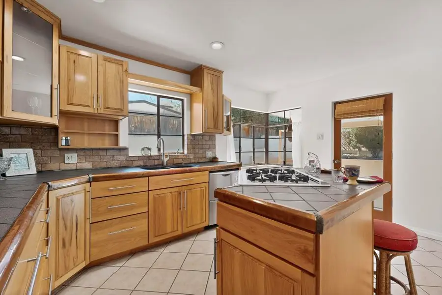 521 Sierra Drive Se, Albuquerque, NM 87108 - #2