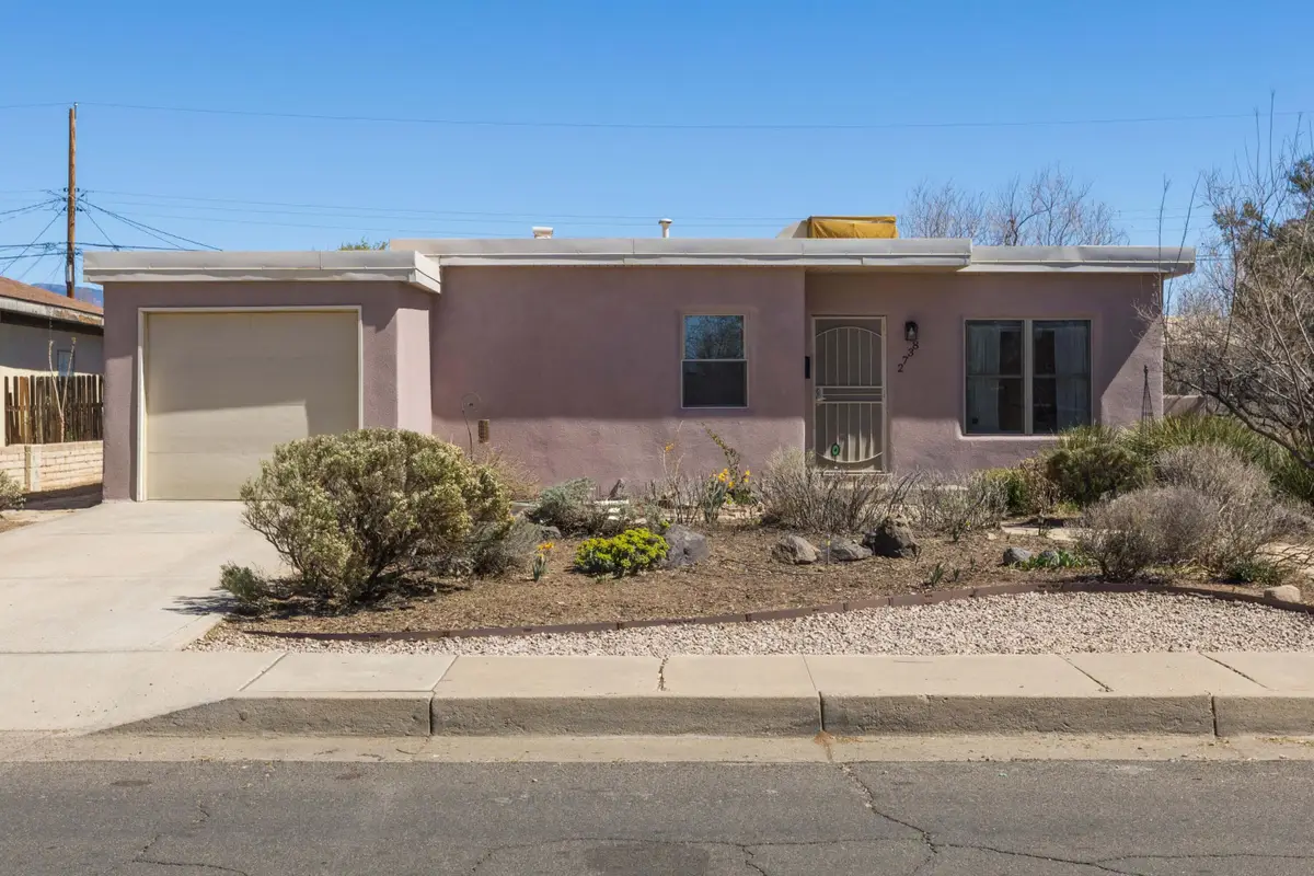 2738 Monroe Street Ne, Albuquerque, NM 87110 - #1