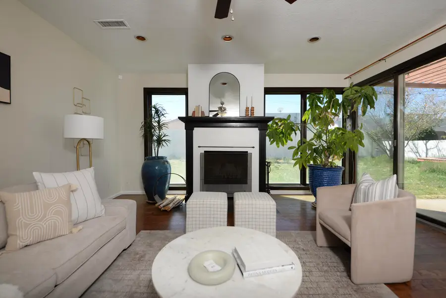 1724 Chacoma Place Sw, Albuquerque, NM 87104 - #3