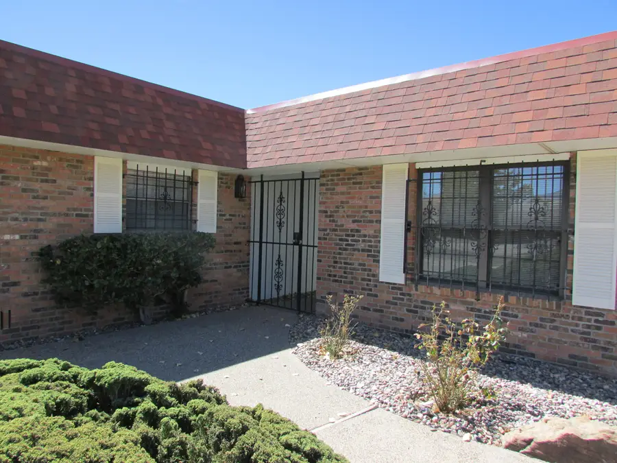 3105 Dallas Street Ne, Albuquerque, NM 87110 - #2