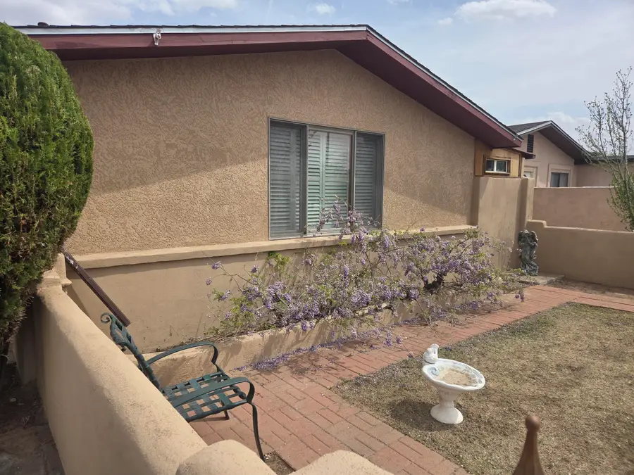 632 57th Street Nw, Albuquerque, NM 87105 - #3