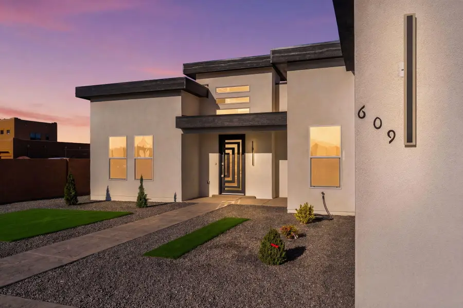 609 6th Street Ne, Albuquerque, NM 87124 - #2